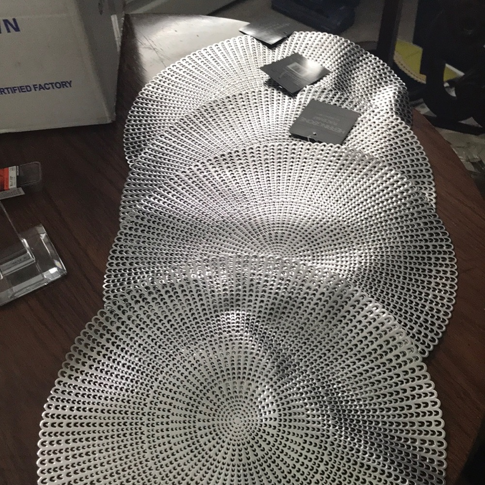 Metallic placemats